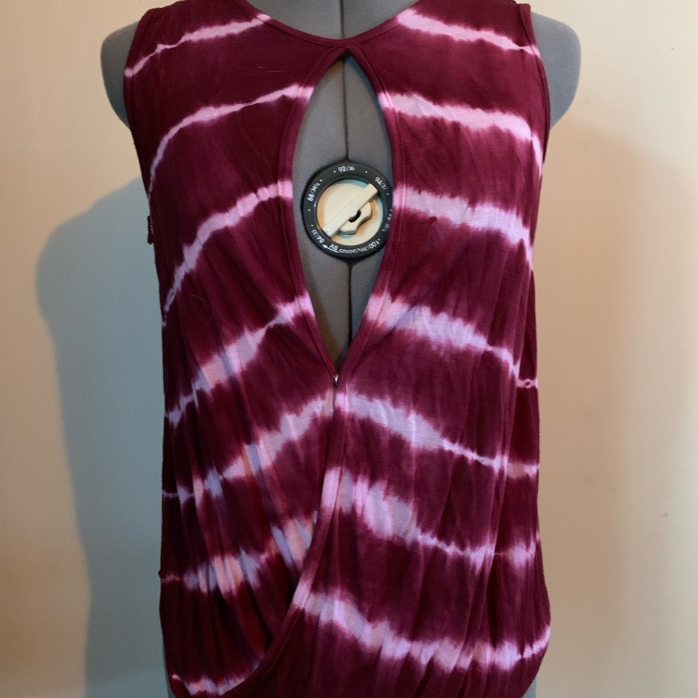 Earthbound | Tye-Dye Keyhole Burgundy Tank